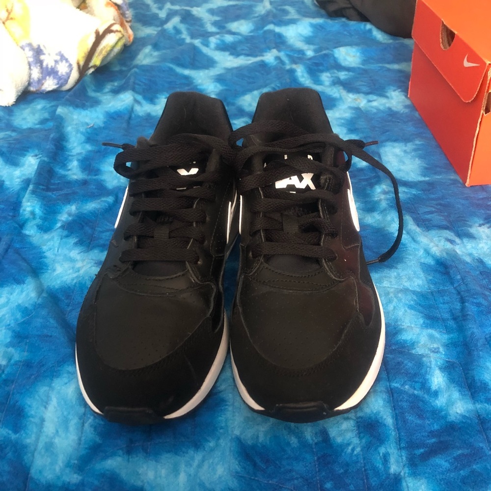 Black and White Nike Air Max